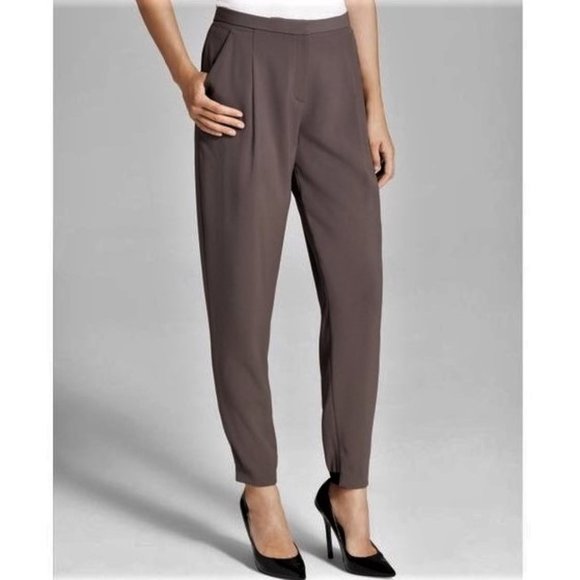 T Tahari Pants - T Tahari "Petar" Crepe Tapered Pants NWT Size 8